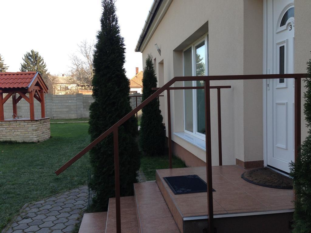 Kocsis Apartman Es Camping Mosonmagyaróvár Zimmer foto