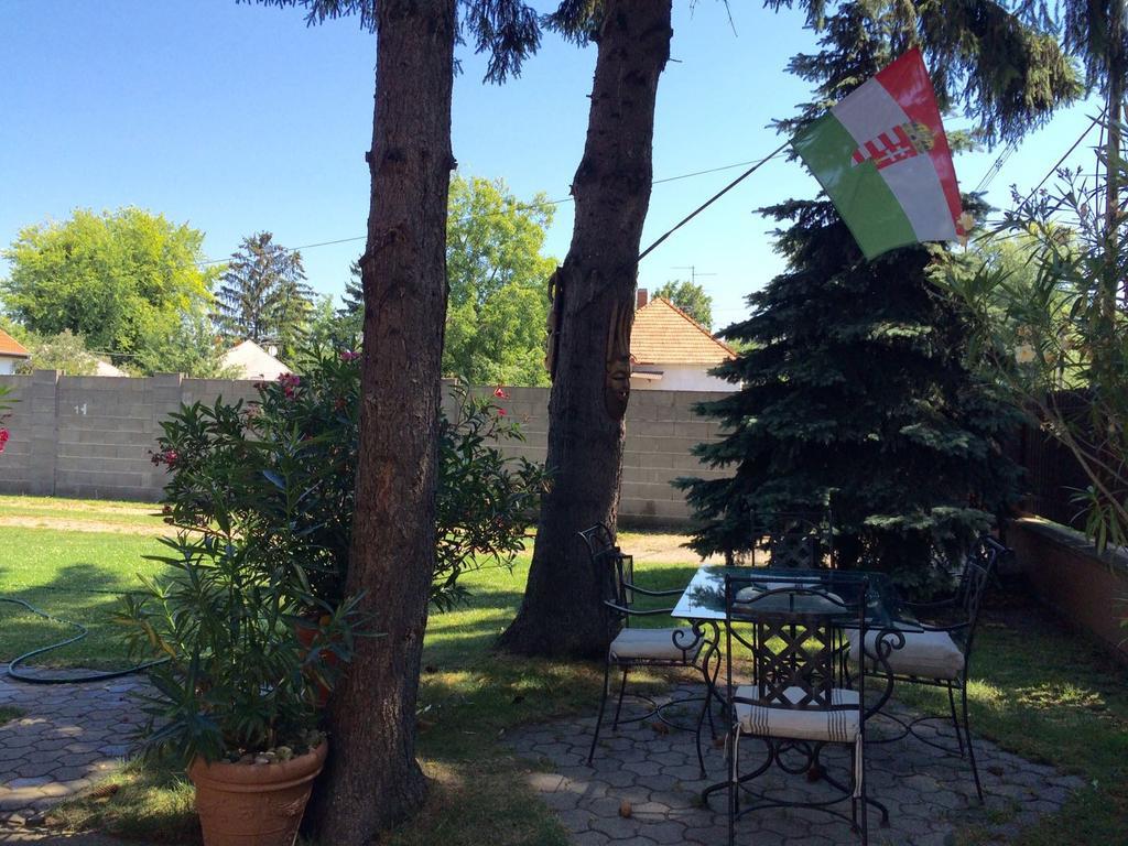 Kocsis Apartman Es Camping Mosonmagyaróvár Exterior foto